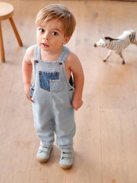 Denim babysalopette met contrasterende zakken gebleekt denim - vertbaudet enfant 